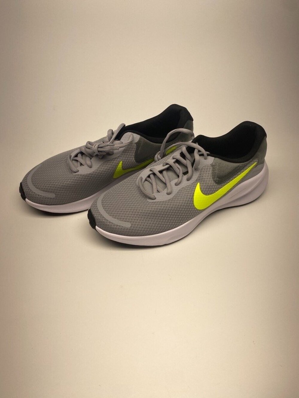 Nike Mens Revolution 7 Wolf Grey/Volt FB2207-002 Running Sneaker Sz 11.5
